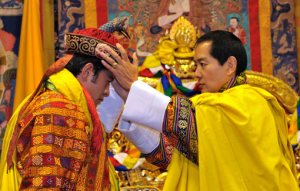 Previous King of Bhutan, Jigme Singye Wangchuck, crowns his son, Jigme Khesar Namgyel Wangchuck, King (REUTERS/Royal Government of Bhutan/Handout)